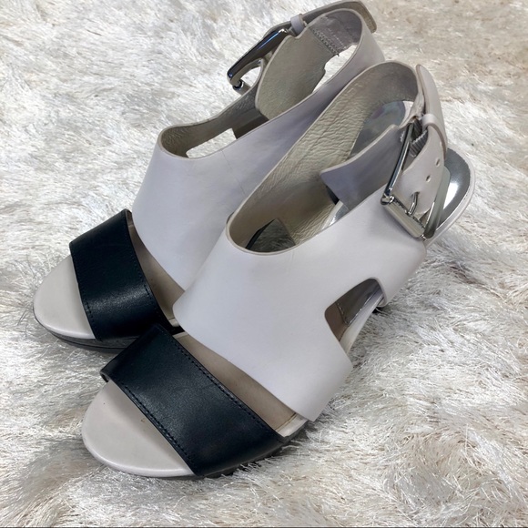 MICHAEL Michael Kors Carla Platform Sandals - Picture 6 of 8